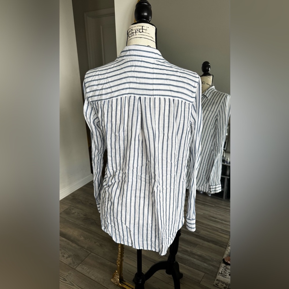 Lucky Brand Women's Shirt Button Up Blue White Striped Size M - Picture 8 of 9